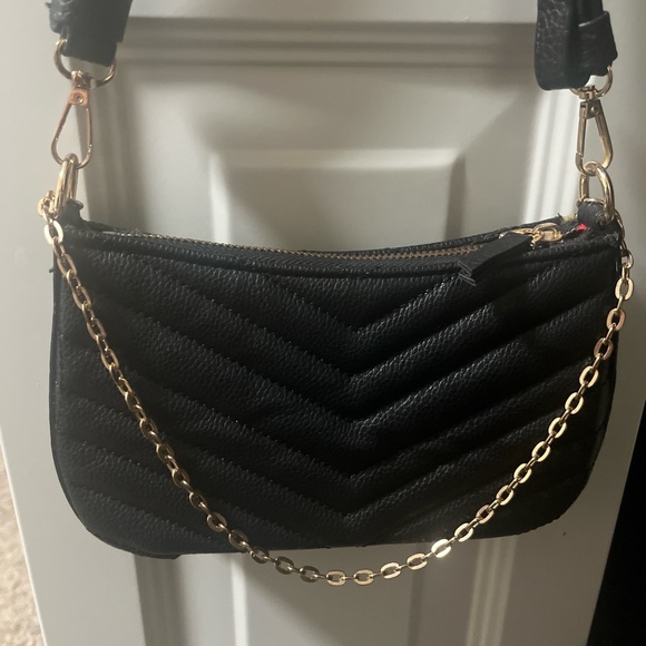 Yves Saint Laurent Black Chevron Crossbody Bag - Picture 2 of 3